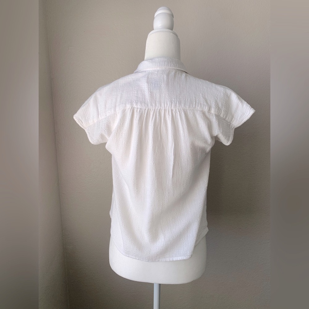 Universal Thread White Button-Up Top Size XS - Picture 3 of 5